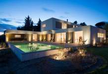 MaisonA en Aix-en-Provence, Francia diseñada por PietriArchitectes : Photo credit © Mathieu Ducros